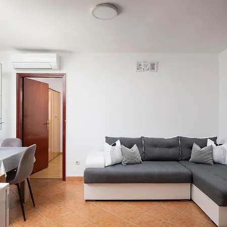 Sea Nest 2 Apartman *